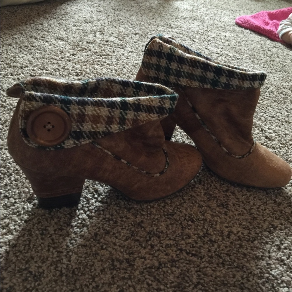 Shoes size 7.5